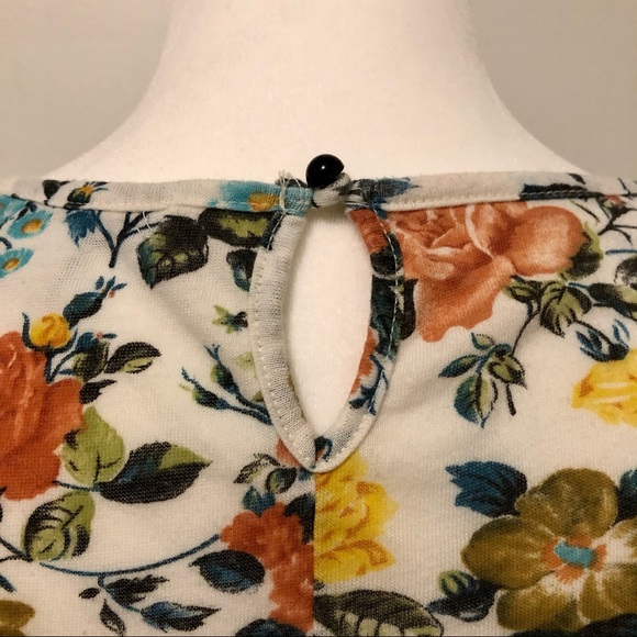 💸 $2 ADD-ON Forever 21 Floral T-Shirt - Picture 4 of 6